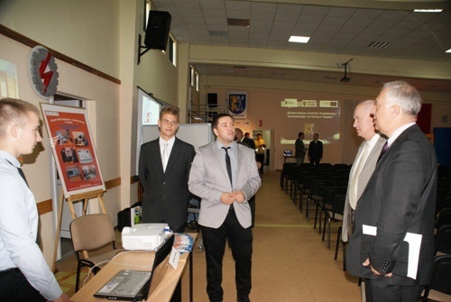 Renesans szkolnictwa zawodowego.  W Legnicy podsumowano regionalny projekt  &bdquo;Modernizacja centr&oacute;w kształcenia zawodowego na Dolnym Śląsku&rdquo;